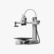Bambu Lab A1 Mini 3D Yazıcı, ön sağ perspektif görünümüyle dikey kolon yapısını ve dokunmatik kontrol panelini sergiler. Timuzon güvencesiyle hemen keşfedin.