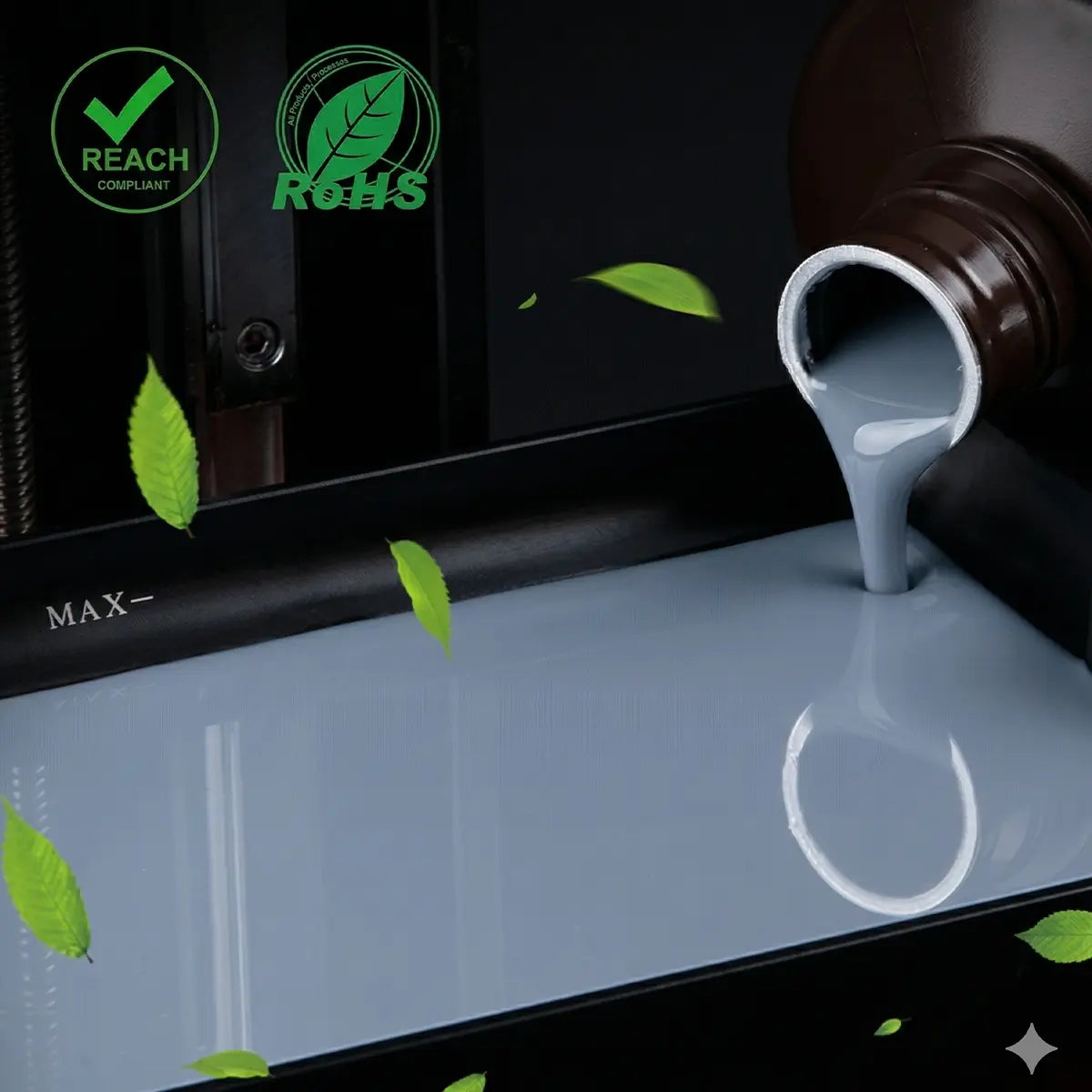 3D yazıcı reçine haznesine dökülen Elegoo ABS-Like Gri Reçine; REACH ve RoHS sertifikalı, düşük koku ve çevre dostu.