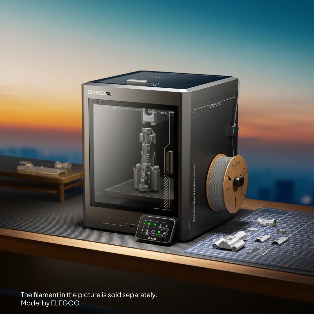ELEGOO Centauri Carbon 3D yazıcının atölye masası üzerinde baskı yaparken çekilmiş ön çapraz görünümü. Timuzon güvencesiyle hemen keşfedin.