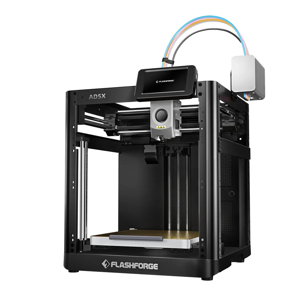 Flashforge Adventurer 5X çapraz ön görünümü, sağlam gövdesi ve hassas baskı sistemi ile öne çıkar. Timuzon güvencesiyle hemen keşfedin.