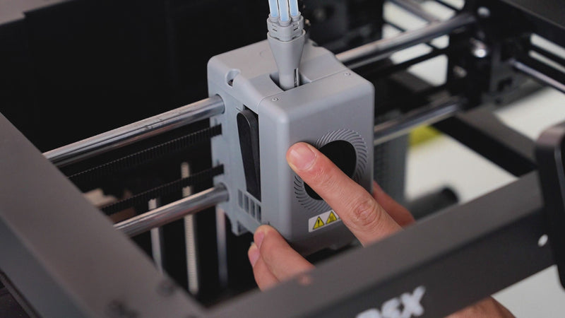Flashforge Adventurer 5X hızlı değiştirilebilir nozul tasarımıyla bakım ve nozul değişimini kolaylaştırır. Timuzon güvencesiyle hemen keşfedin.