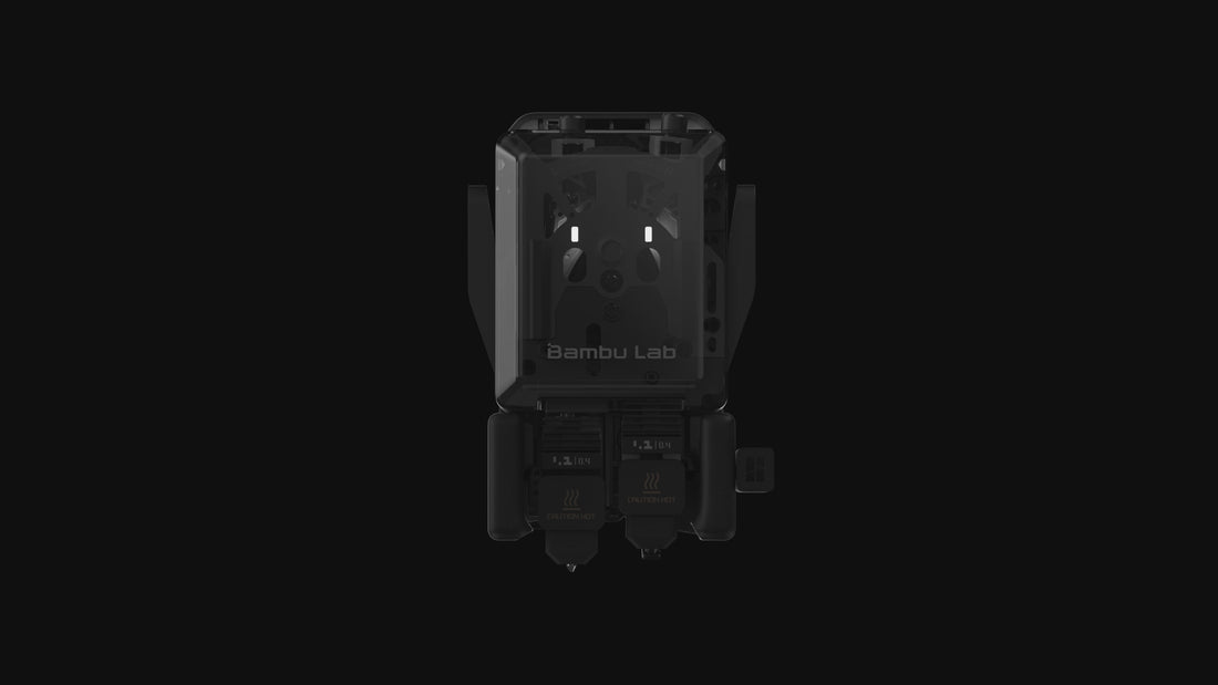 Bambu Lab H2D DynaSense ekstruder ünitesinin içindeki servo motor parçalarını ve patlatılmış şema detayını gösterir. Timuzon güvencesiyle hemen keşfedin.